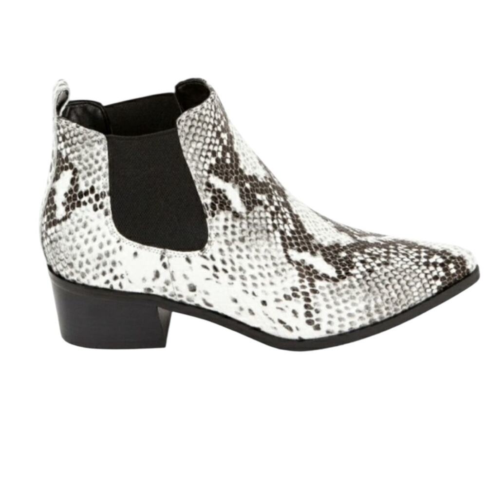 <<Blondo Emelia Black White Snakeskin Print Chelsea Boots - Sz 8.5